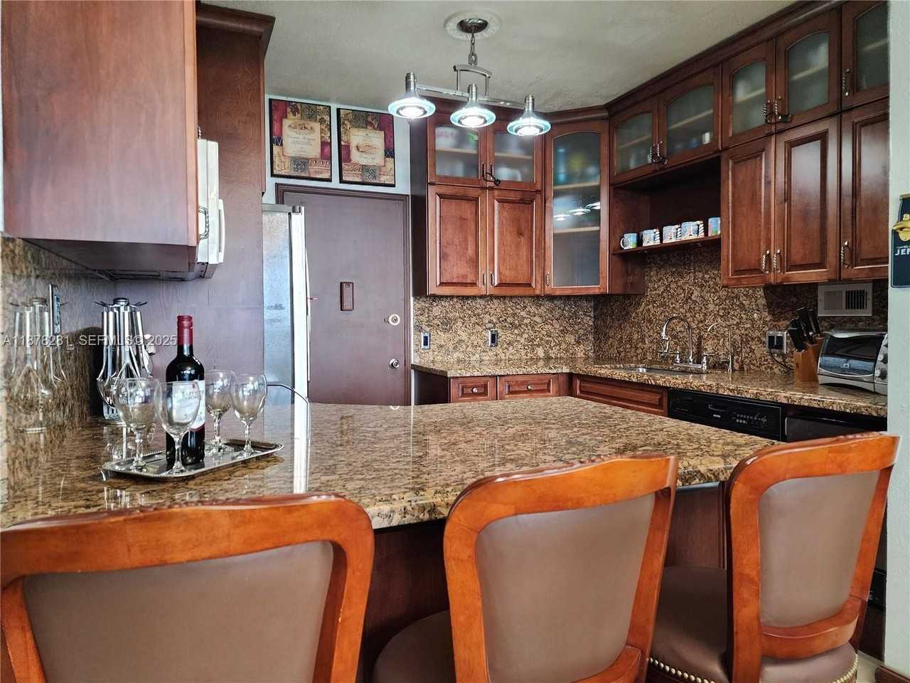 3505 S Ocean Dr #1006 - Photo 7 of 29