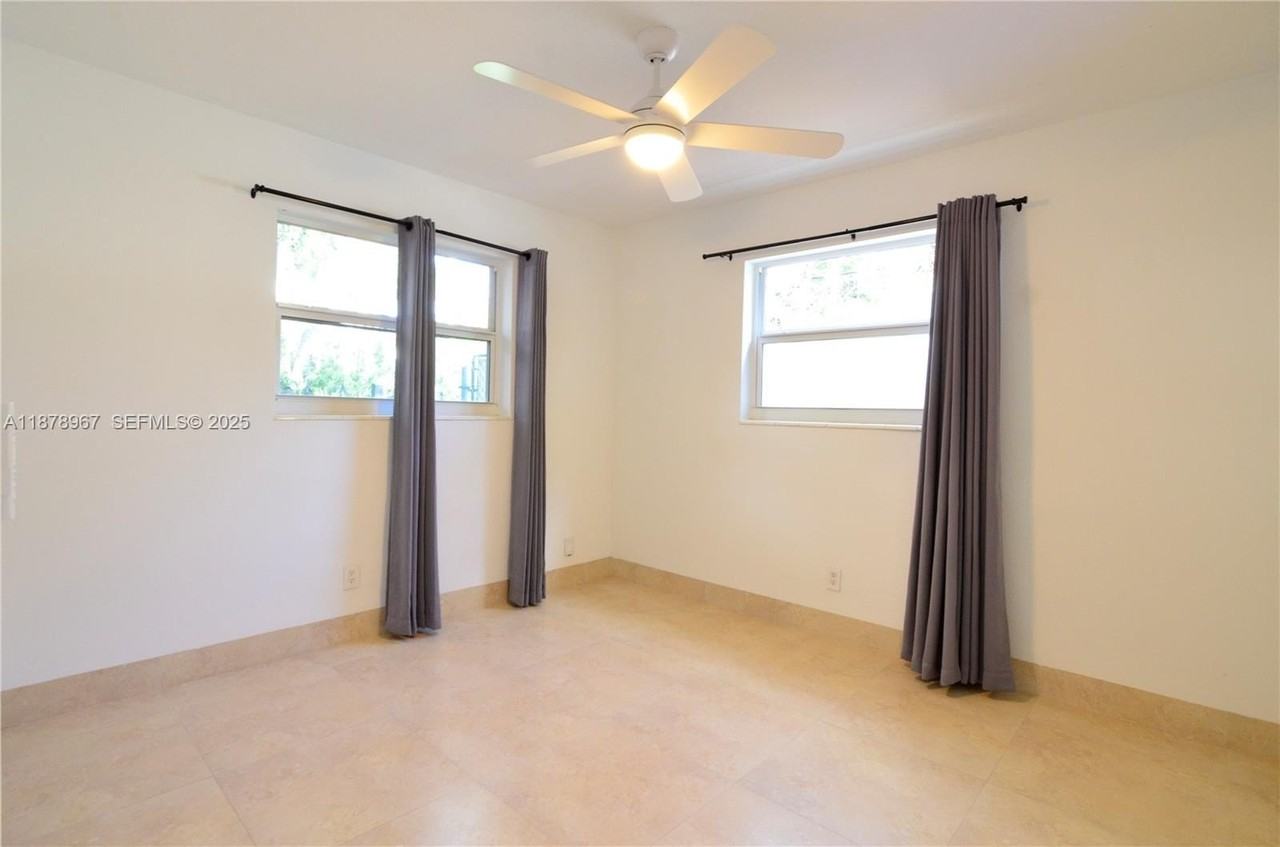 3050 Virginia St - Photo 6 of 23