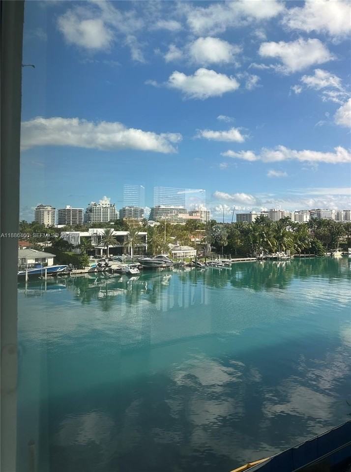 9501 E Bay Harbor Dr #5B - Photo 7 of 23