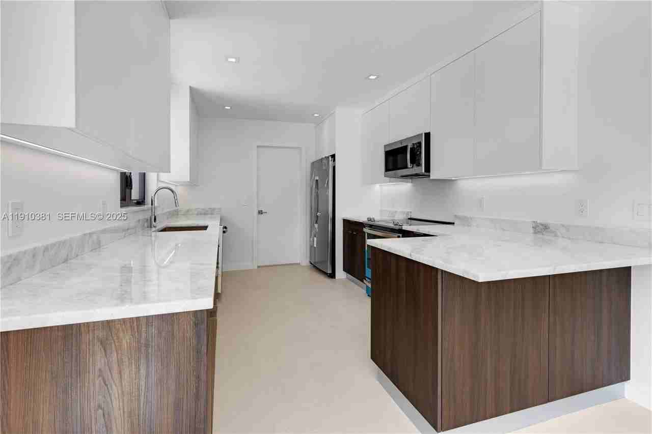 8000 Sw 139th Ter - Photo 5 of 50