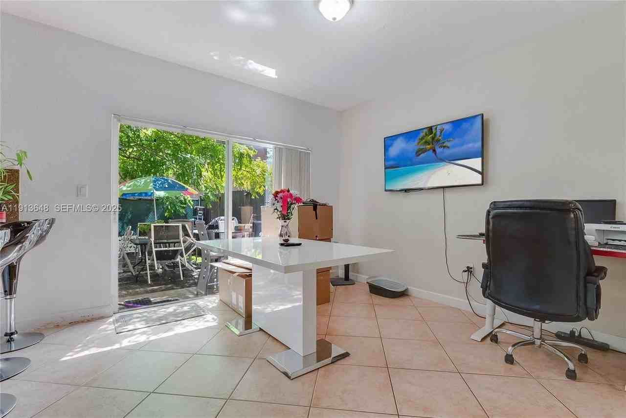 21441 Southwest 85th Path - Photo 3 of 17