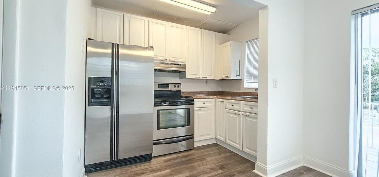 5960 Ne 5th Ct #4 - Photo 3 of 12