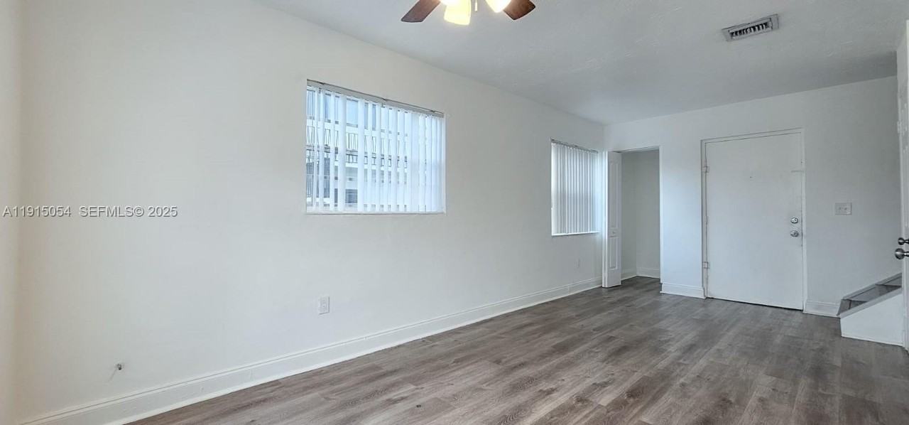 5960 Ne 5th Ct #4 - Photo 7 of 12