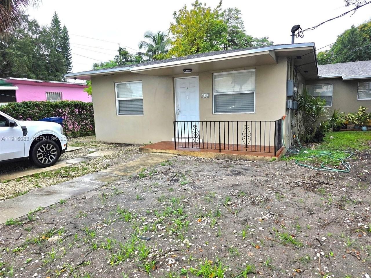 422 Ne 166th St #422 - Photo 3 of 11