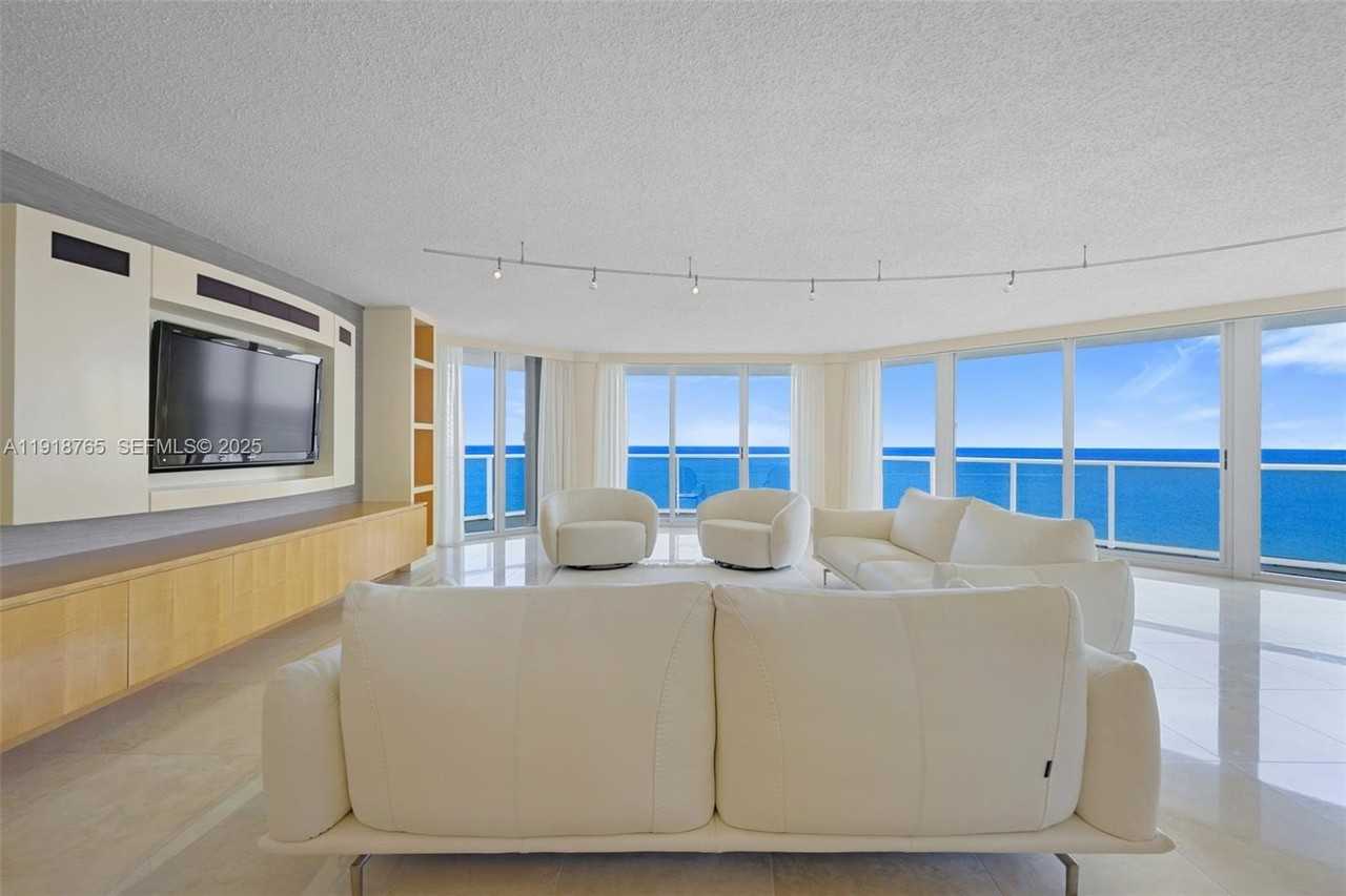 16445 Collins Avenue #1921