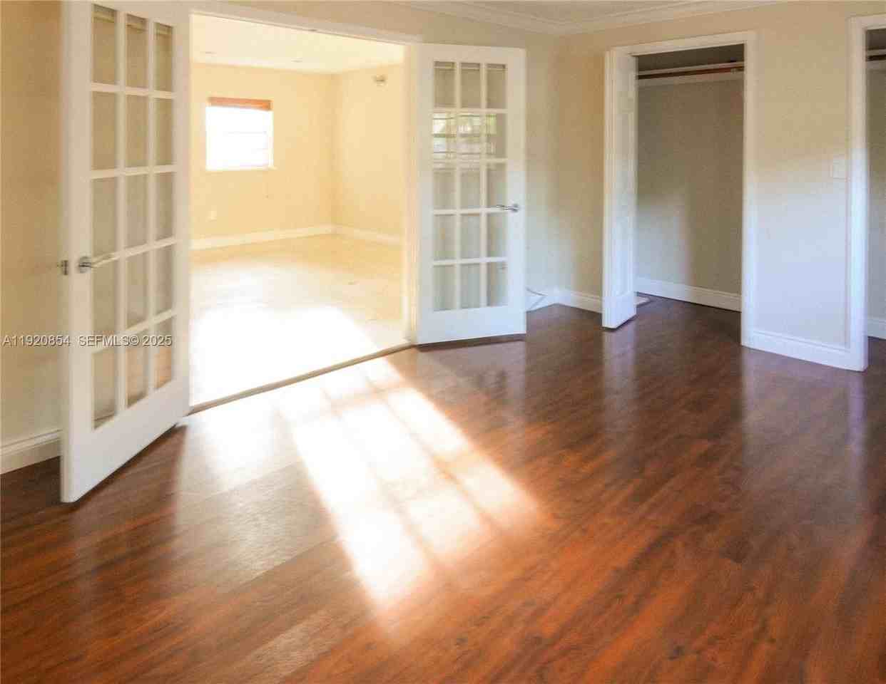 6384 Southwest 31st Street - Photo 3 of 43