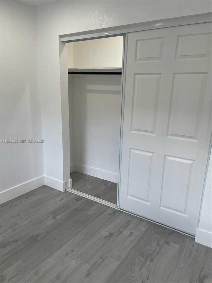 880 Northwest 8th Avenue #1 - Photo 4 of 8