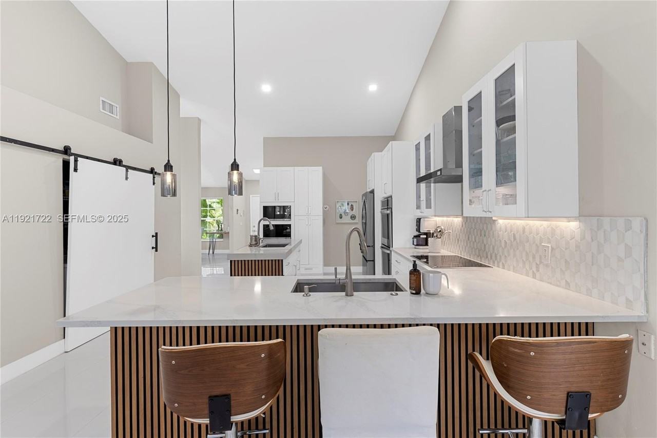 19648 Back Nine Dr #19648 - Photo 3 of 39