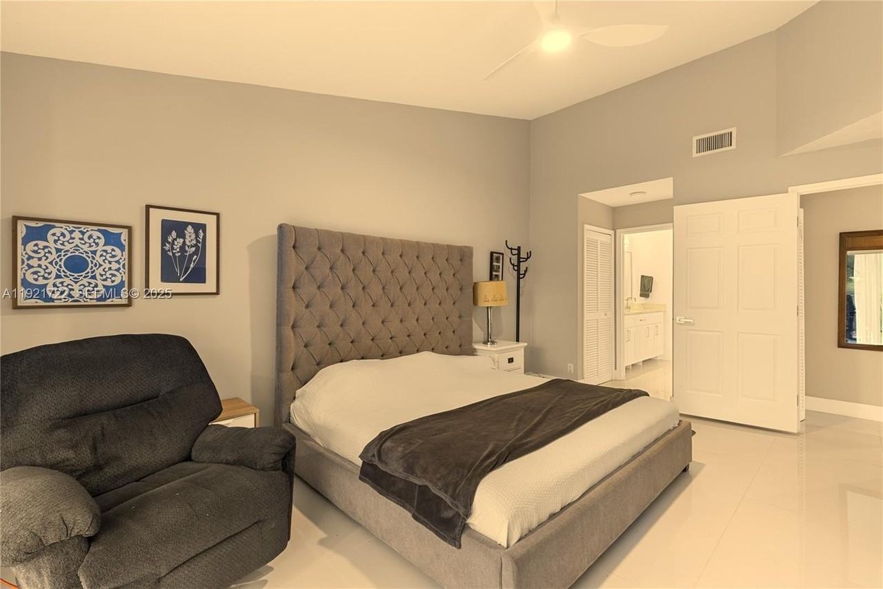 19648 Back Nine Dr #19648 - Photo 4 of 39