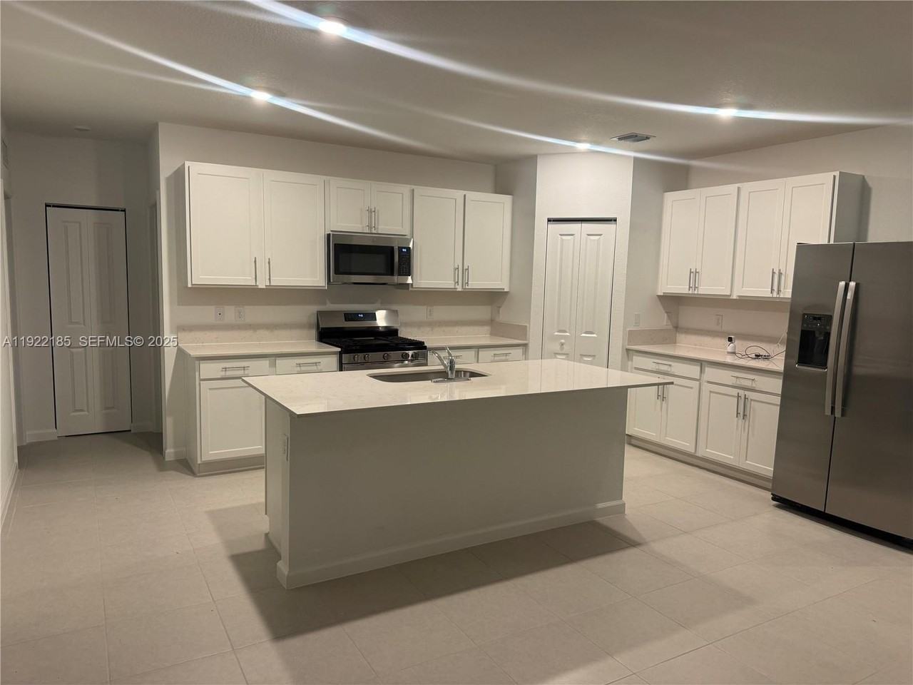 5885 Nw Sweetwood Dr - Photo 2 of 39