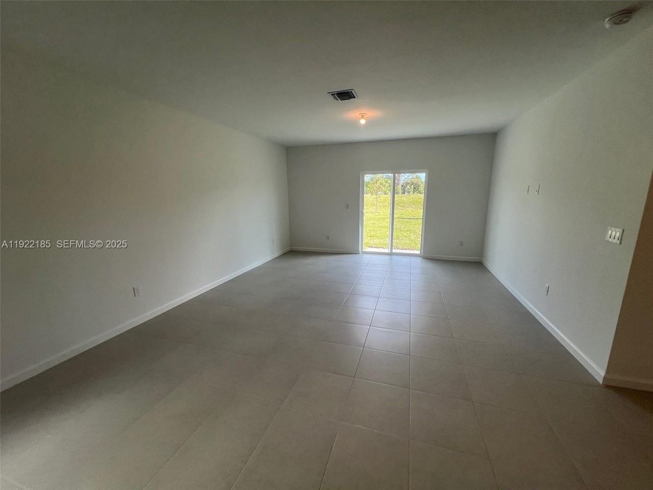 5885 Nw Sweetwood Dr - Photo 5 of 39