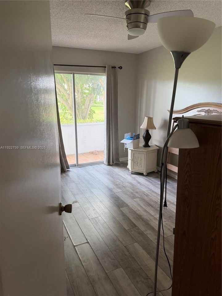 95 East New England Boulevard #95 - Photo 6 of 9