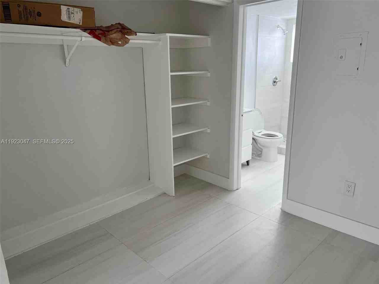 944 Meridian Ave #10 - Photo 3 of 15