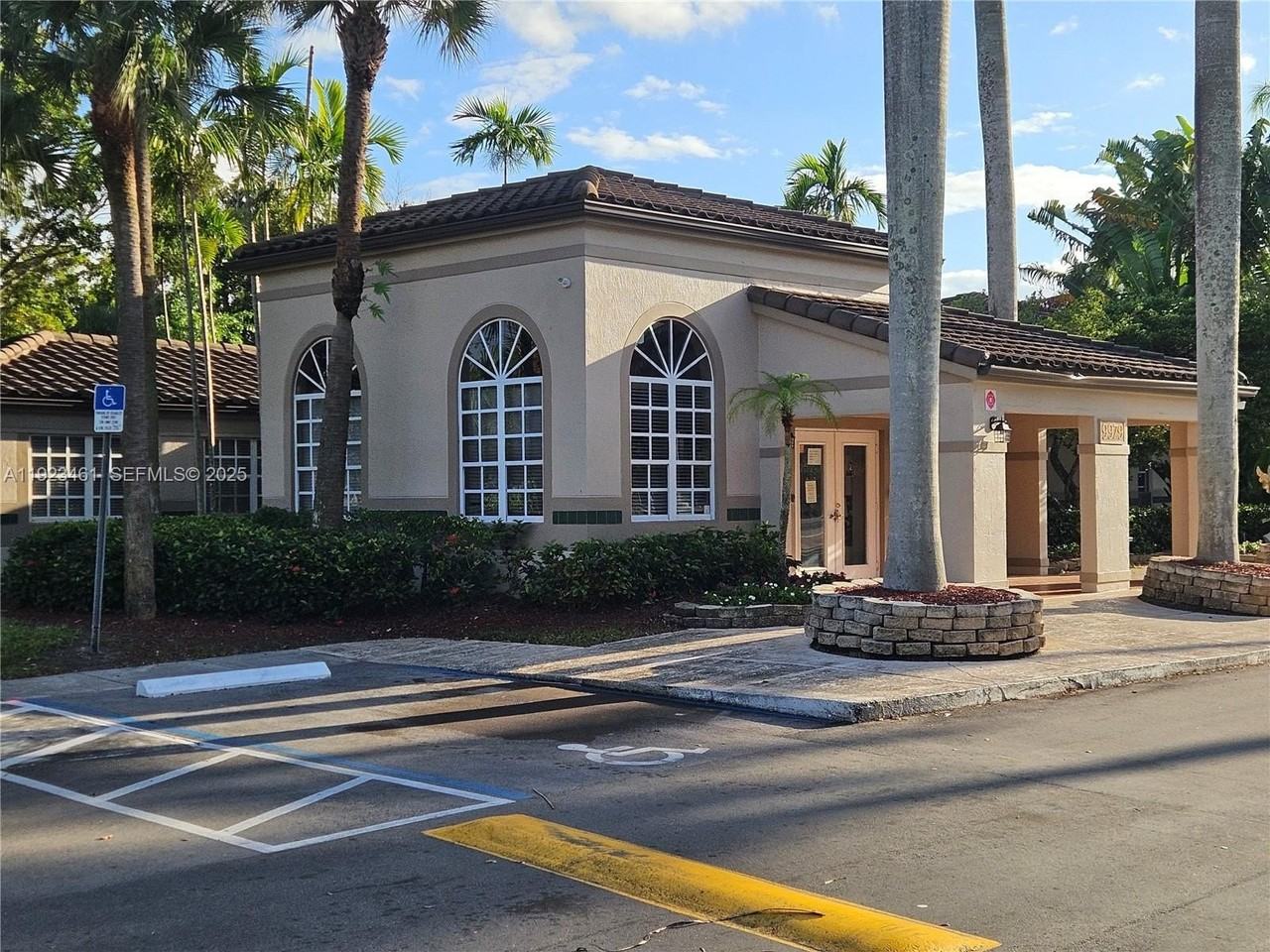 9987 Nob Hill Lane #9987 - Photo 2 of 25