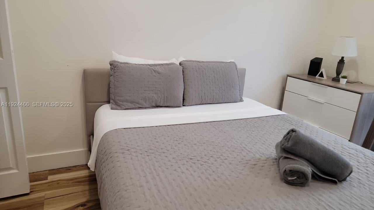 2820 Southwest 13th Street #4 - Photo 2 of 17