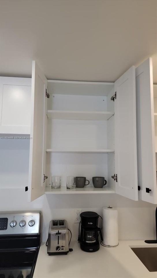 2820 Southwest 13th Street #4 - Photo 3 of 17