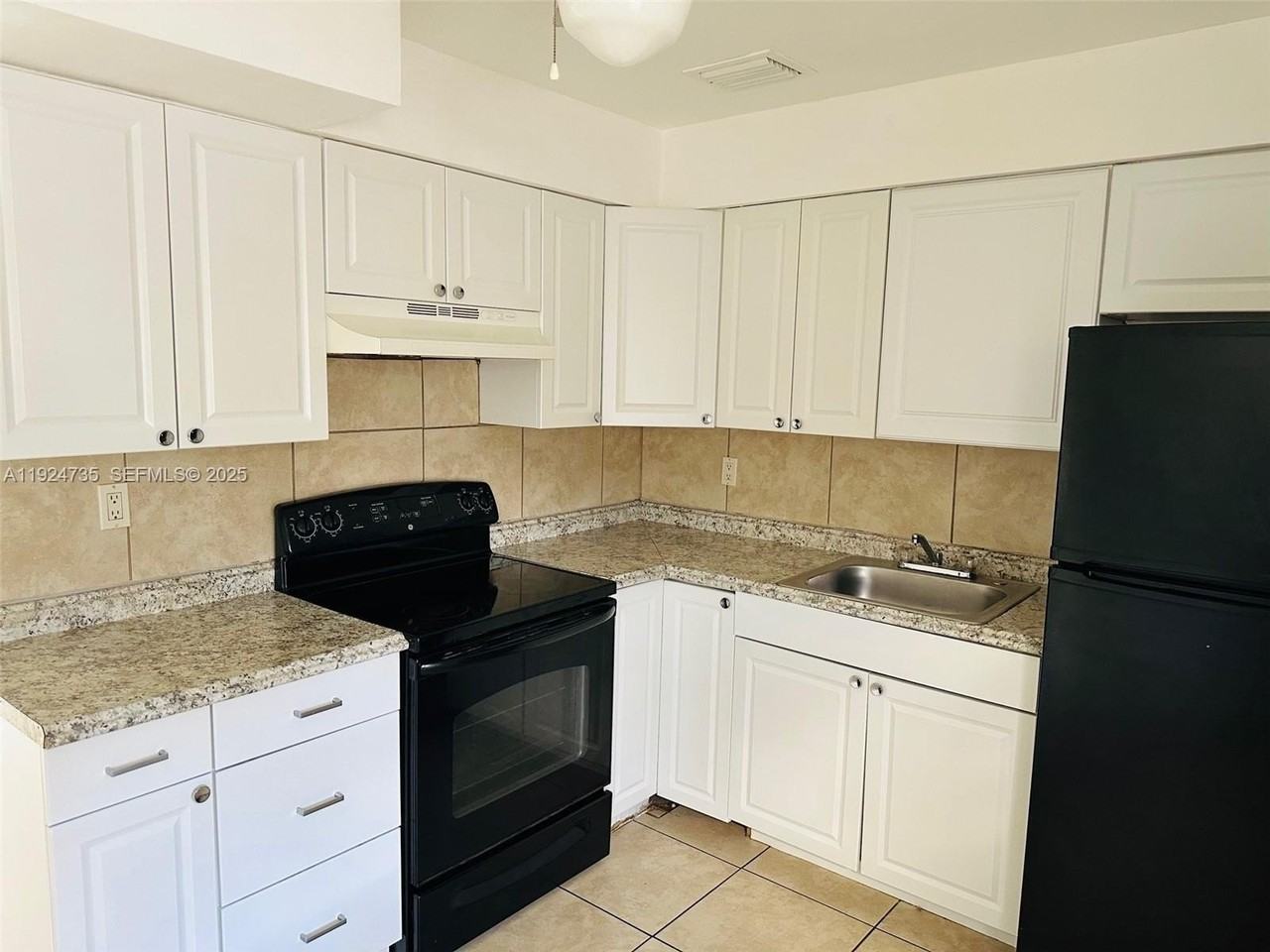 521 Sw 9th St #1 - Photo 6 of 15