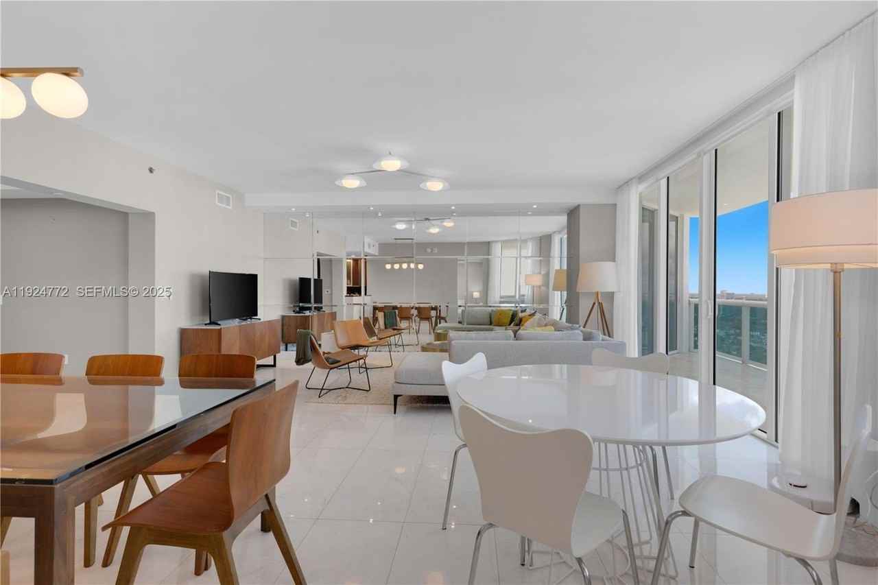 2711 South Ocean Drive #2701 - Photo 6 of 50