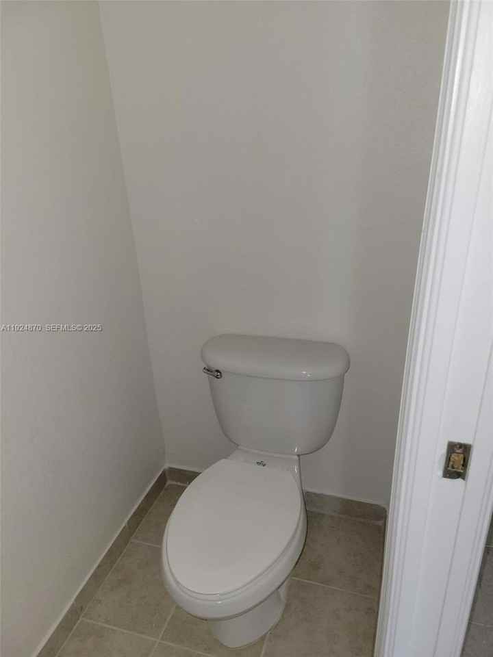 17339 Nw 7th Ave #504 - Photo 7 of 34