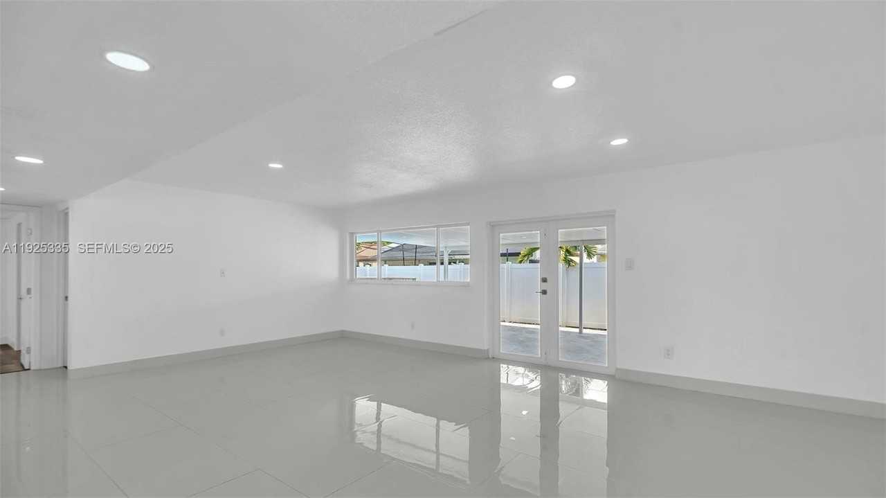 11421 Southwest 84th Street #1 - Photo 6 of 46