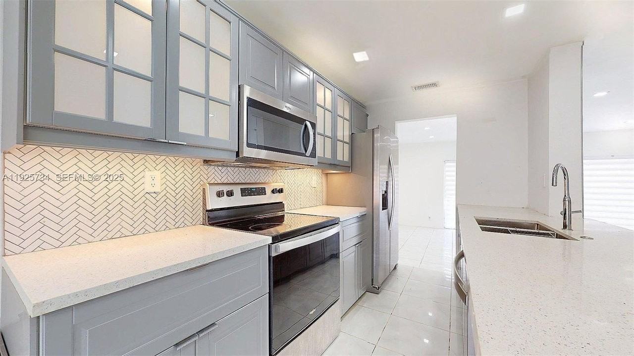 8212 Nw 8th Pl #2 - Photo 5 of 50