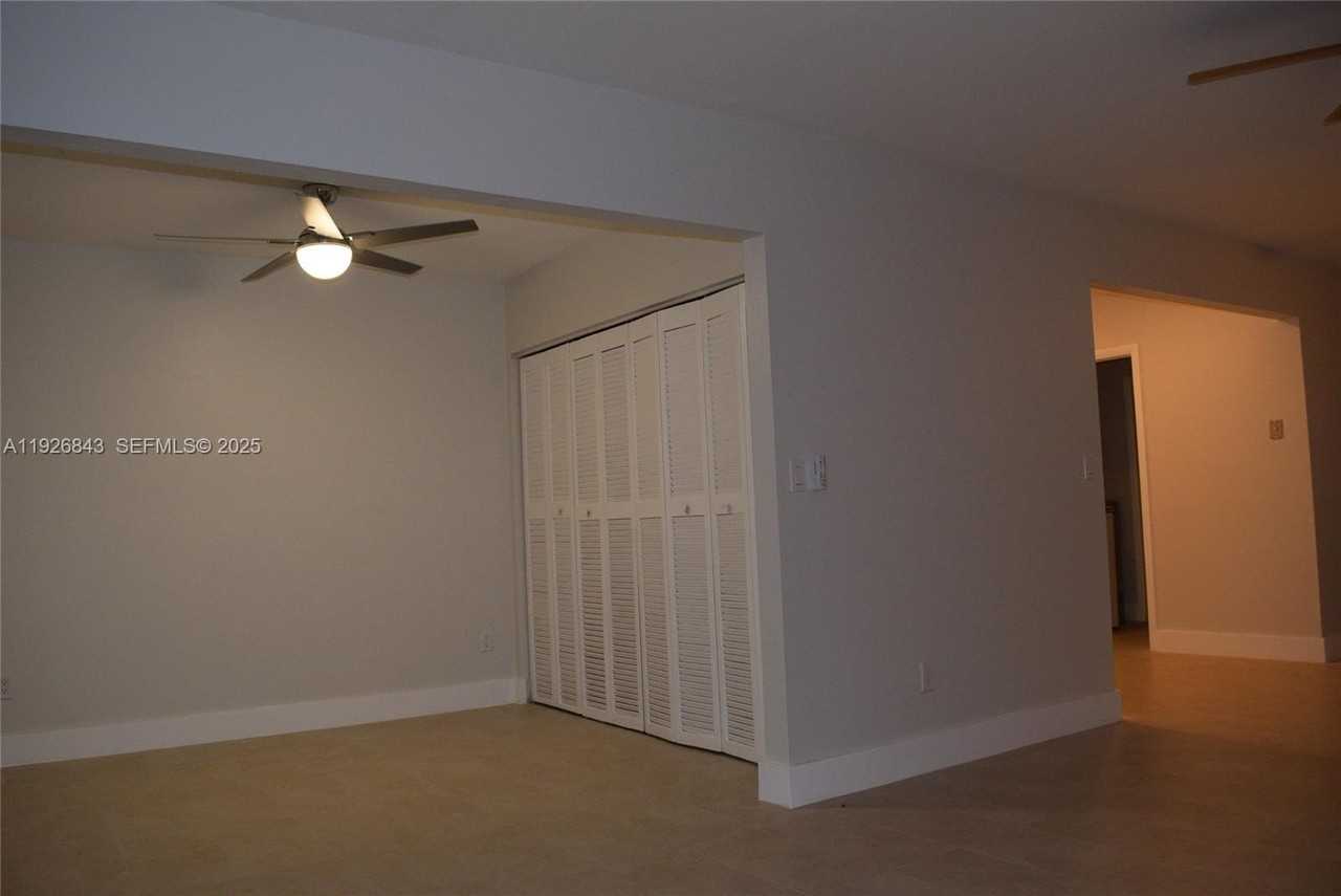 19391 Southwest 103rd Court #19393 - Photo 5 of 14