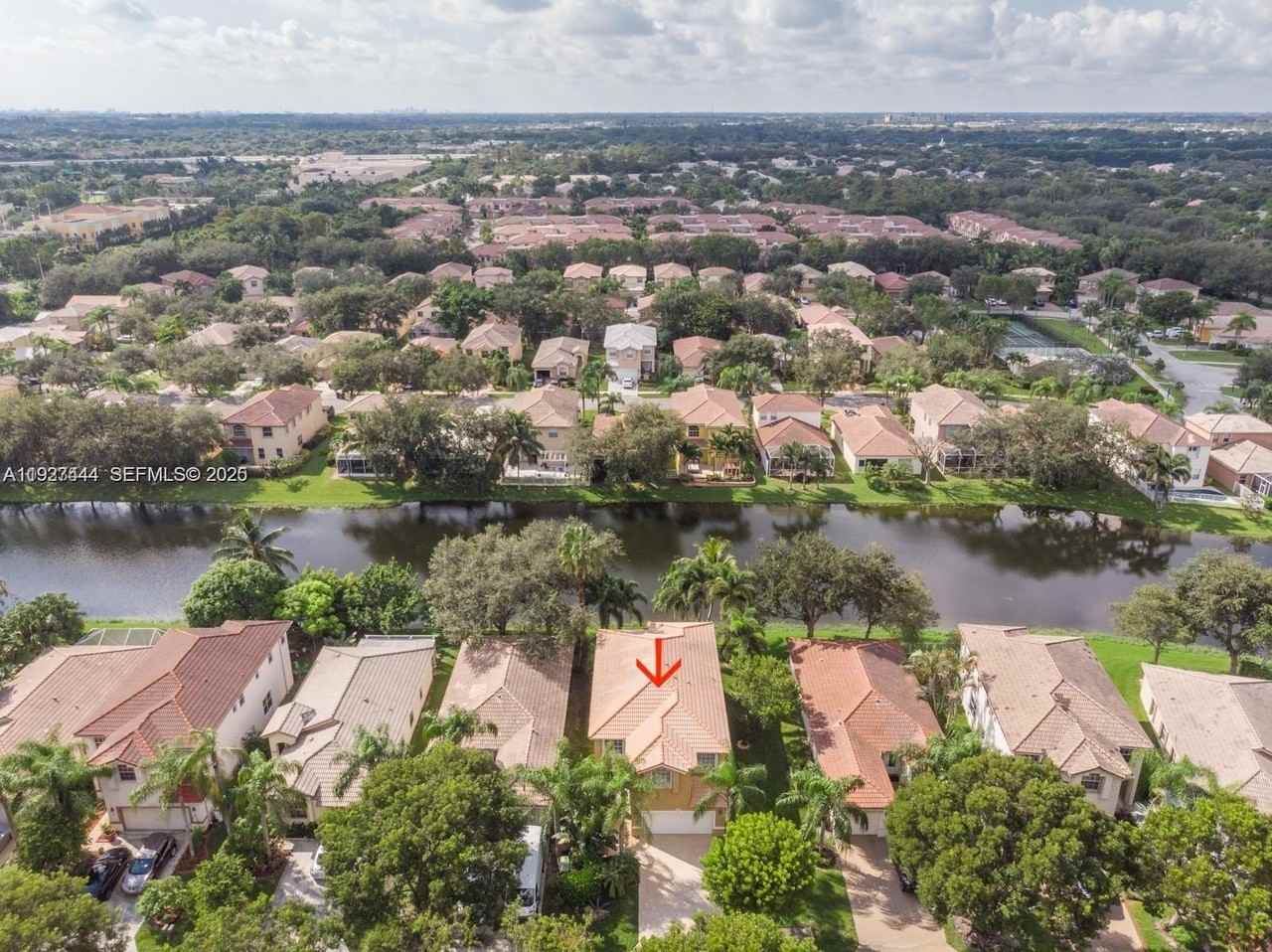 4950 Pelican Manor - Photo 3 of 28