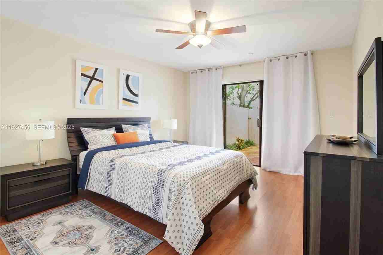 10629 Southwest 74th Terrace - Photo 6 of 21