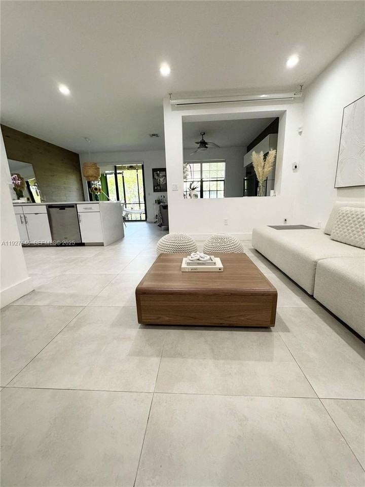 Riverwalk Circle South - Photo 6 of 50