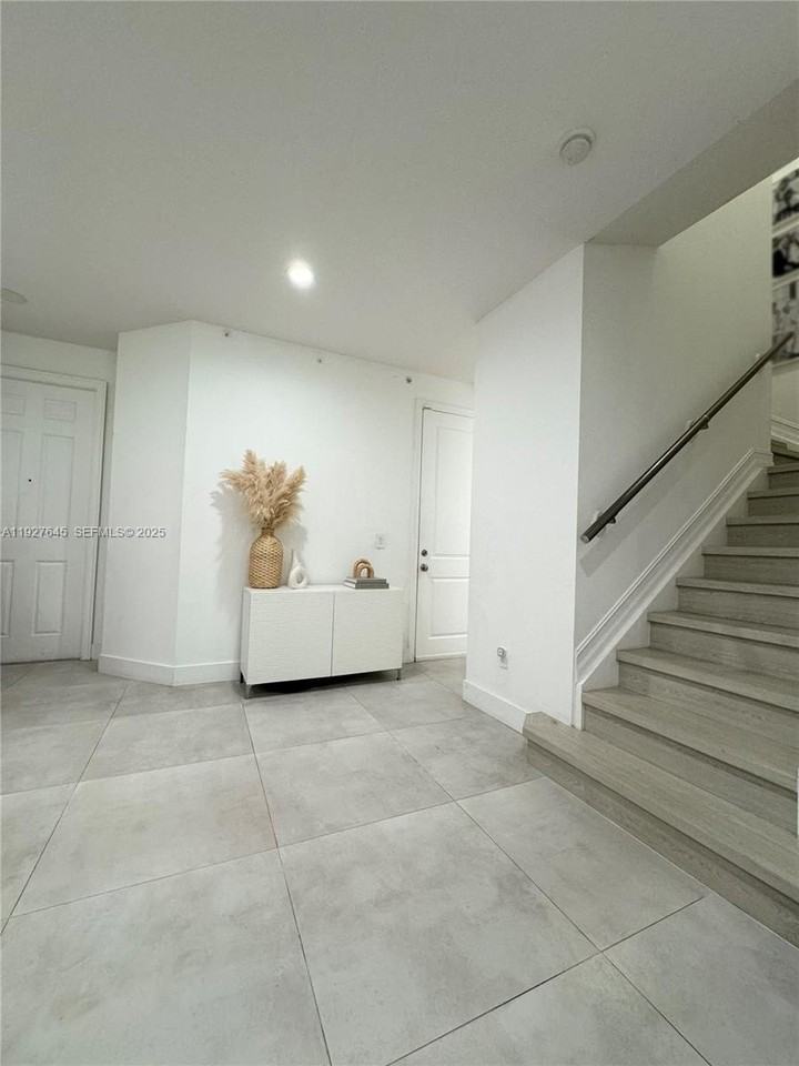 Riverwalk Circle South - Photo 7 of 50