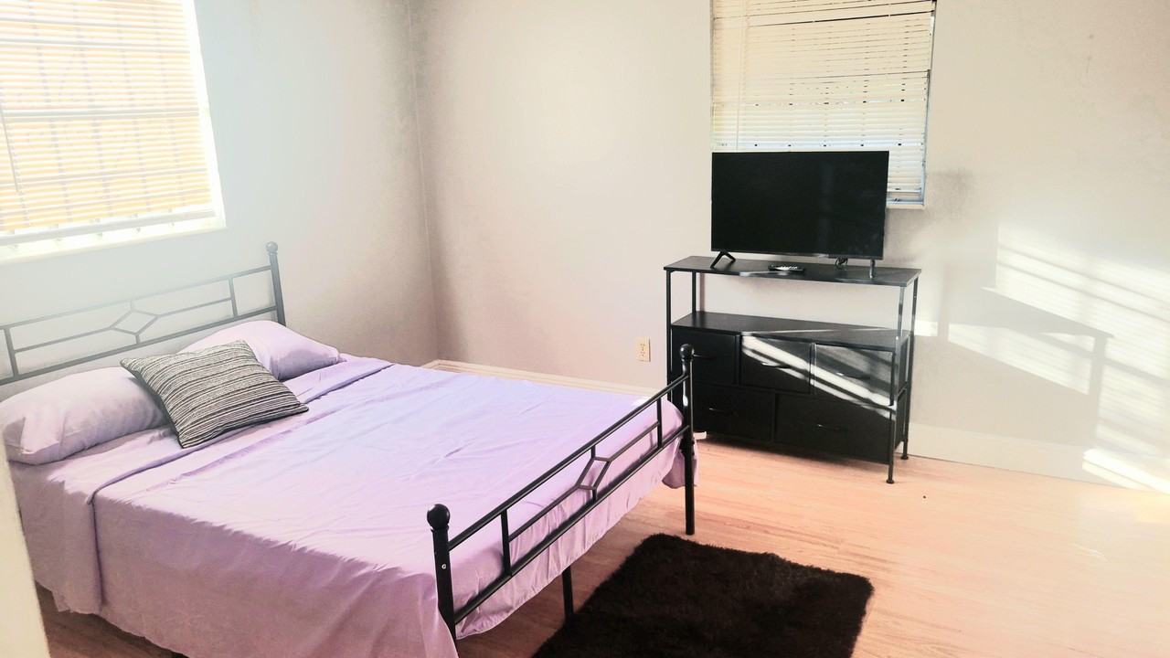 5th Avenue - Photo 7 of 9