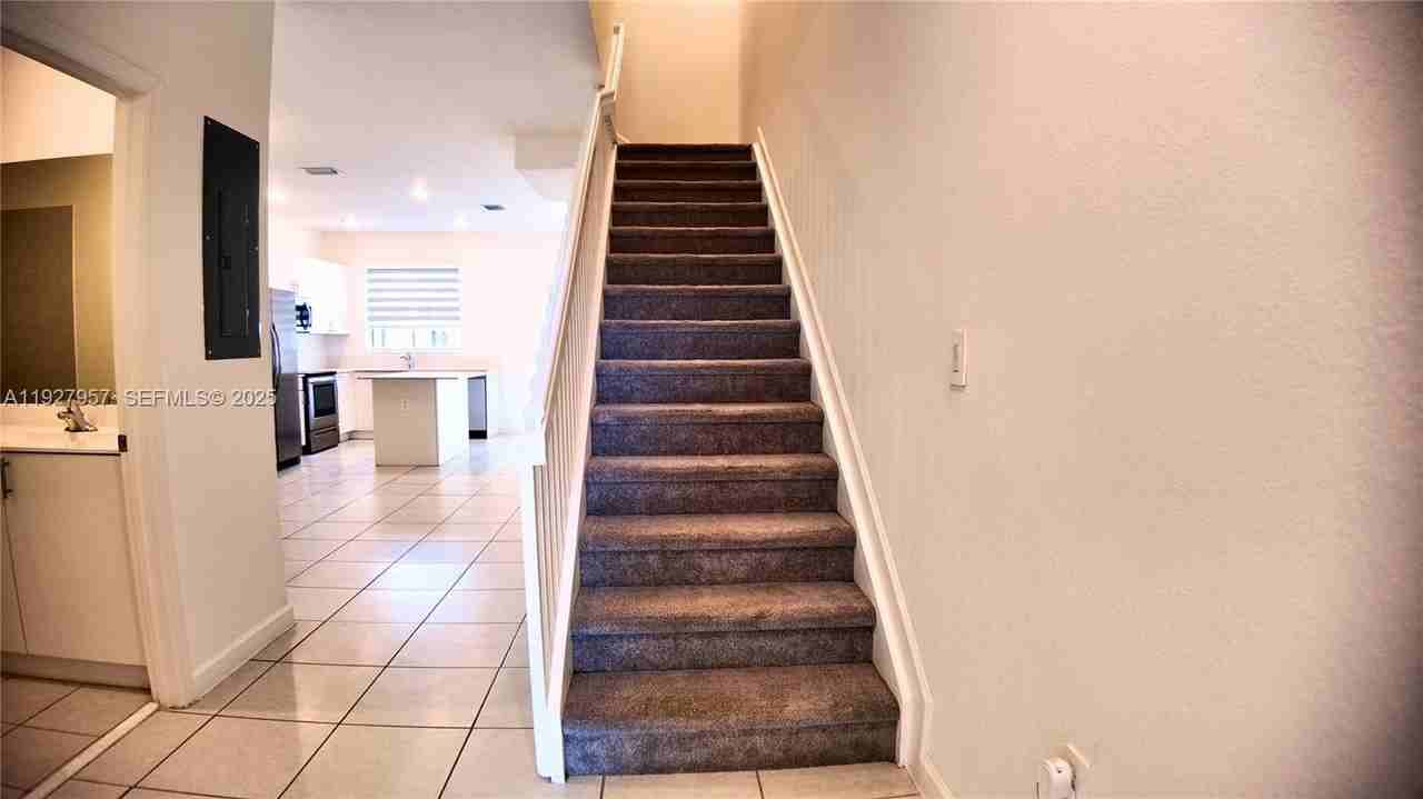 1668 Se 26th Ter #1668 - Photo 4 of 26