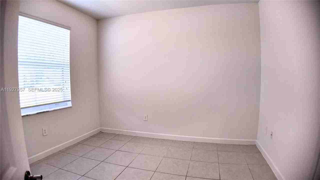 1668 Se 26th Ter #1668 - Photo 6 of 26