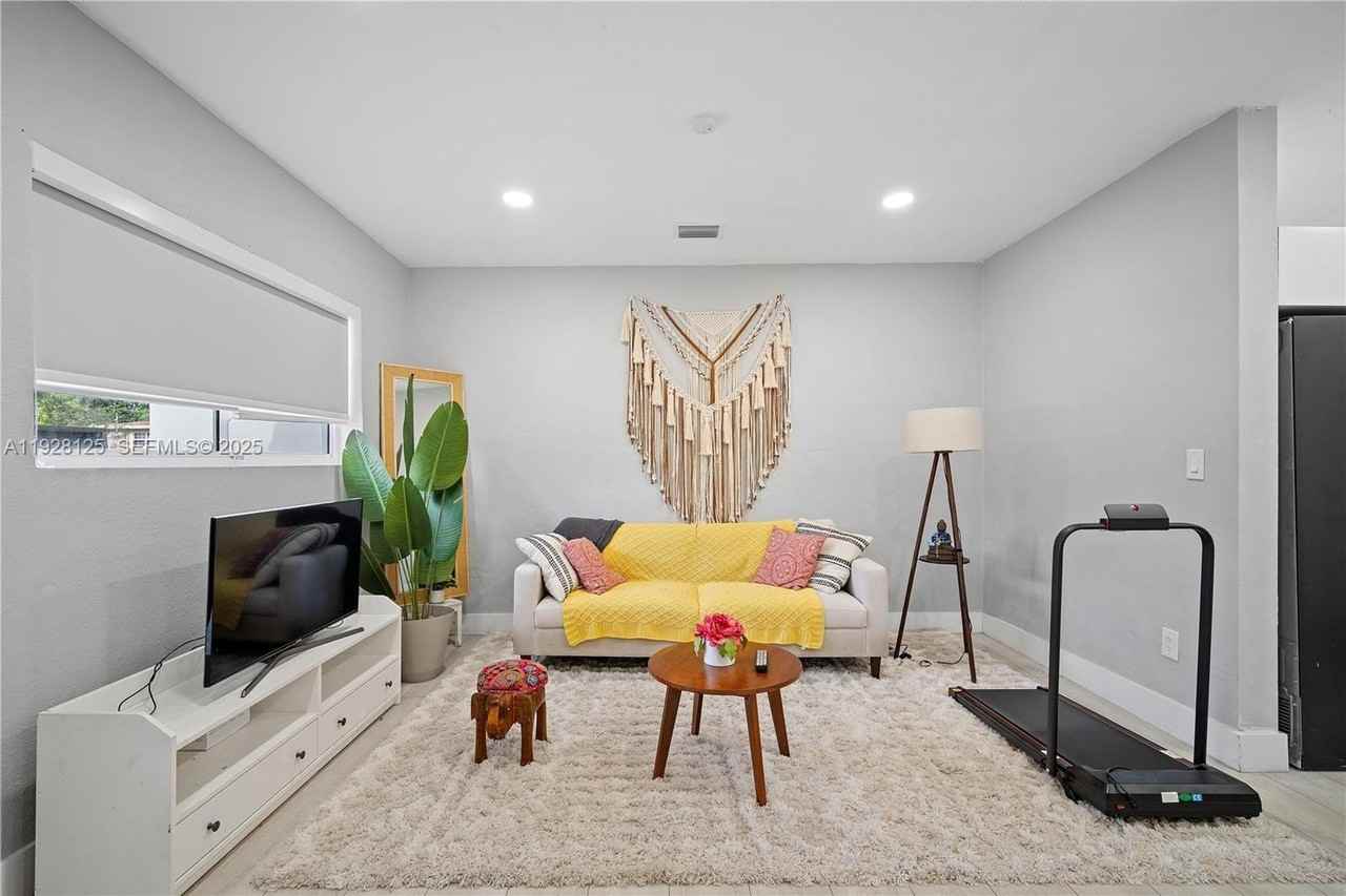 16101 Northeast 11th Avenue #0 - Photo 7 of 39