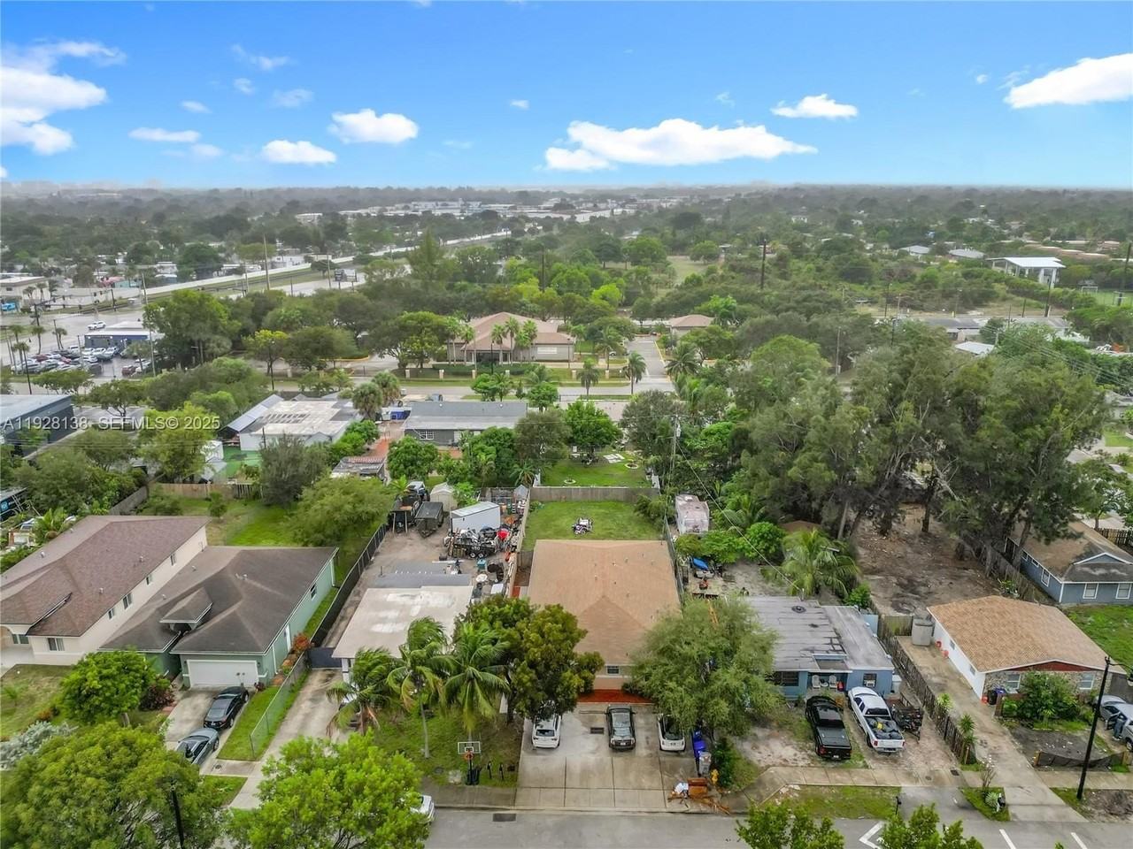 530 Northeast 34th Street #1 - Photo 6 of 48