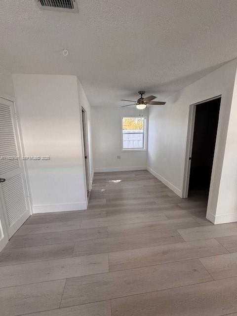 880 Oriole Avenue #1 - Photo 5 of 8