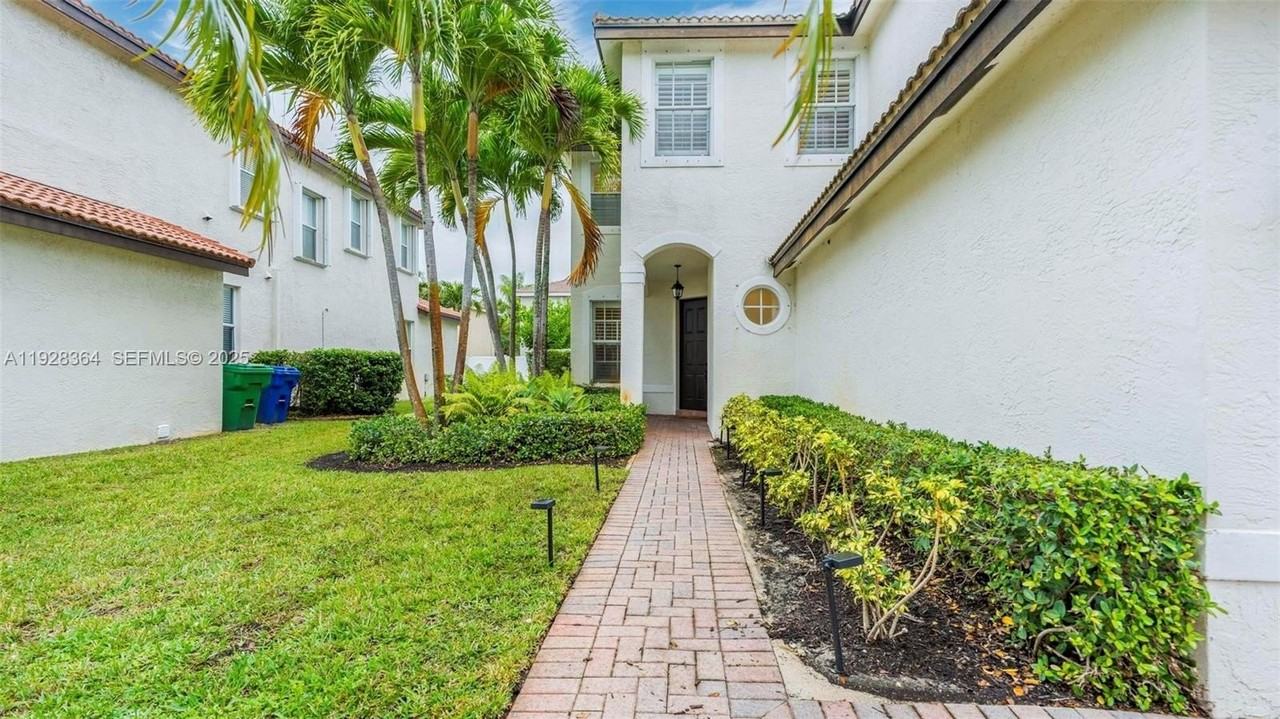 16437 Southwest 28th Street #0 - Photo 2 of 34