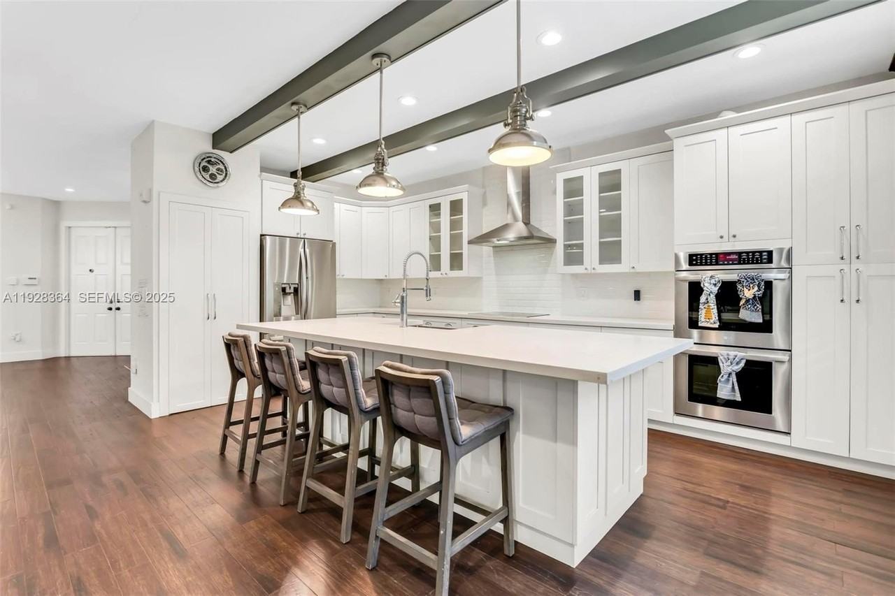 16437 Southwest 28th Street #0 - Photo 5 of 34