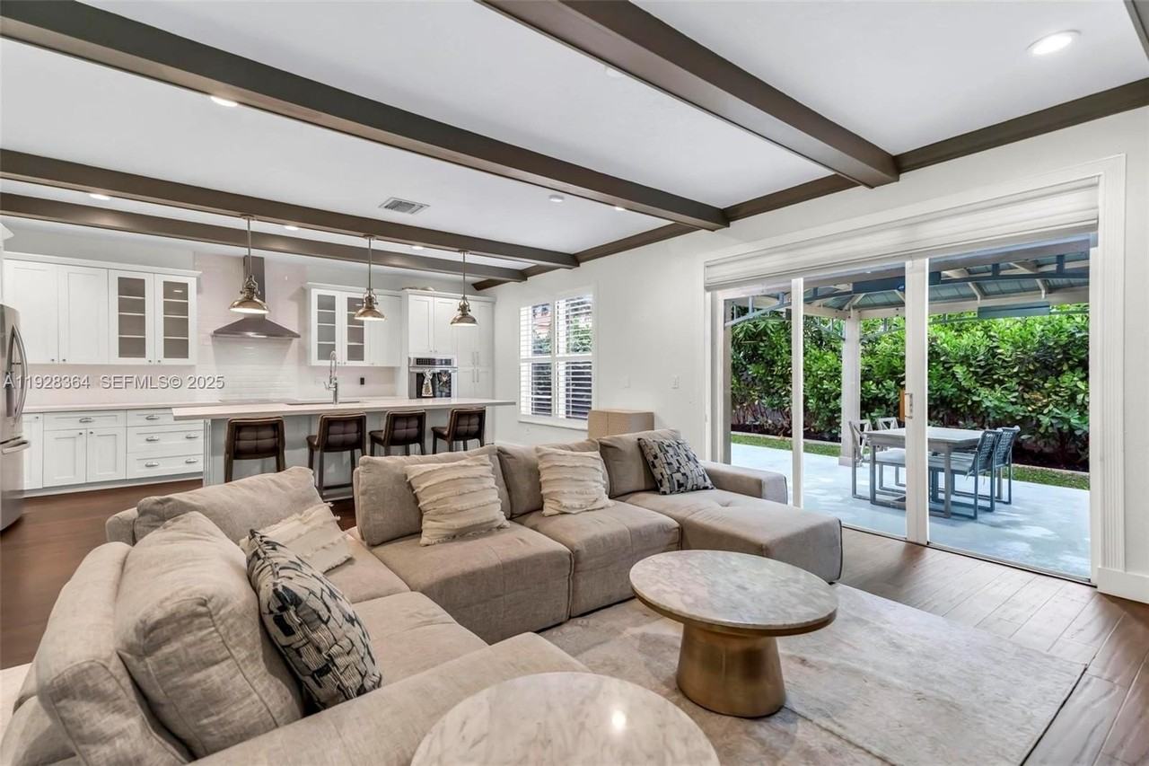 16437 Southwest 28th Street #0 - Photo 7 of 34