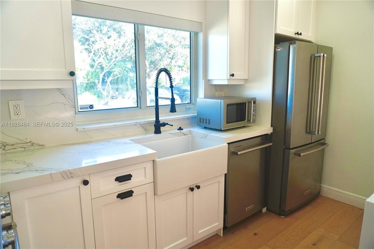 2 Northeast 108th Street - Photo 6 of 31