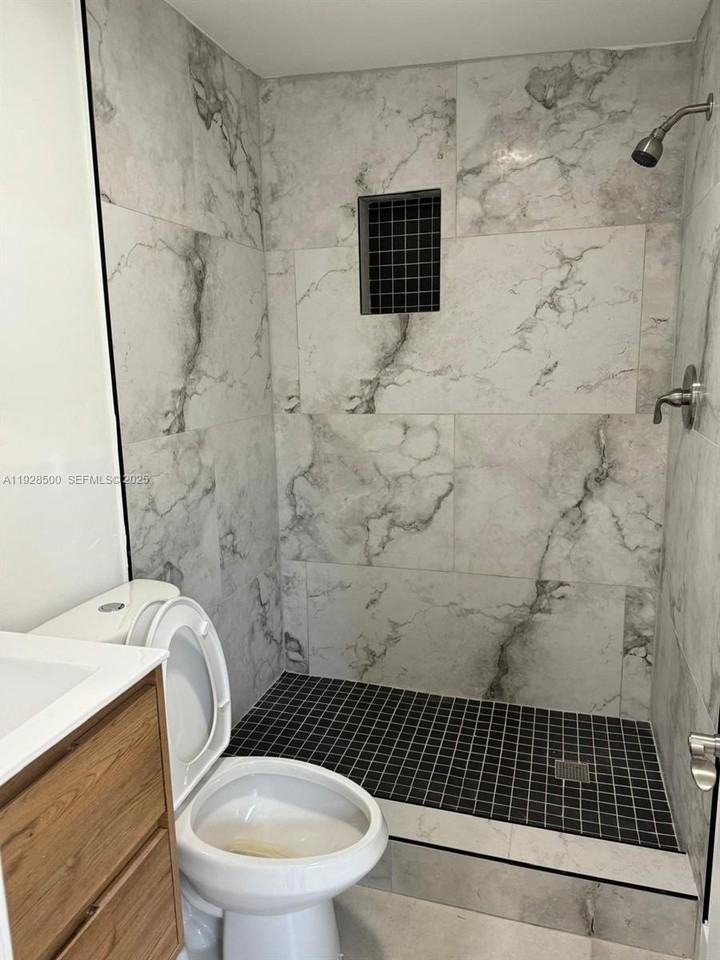 9830 Southwest 12th Terrace #2 - Photo 5 of 5