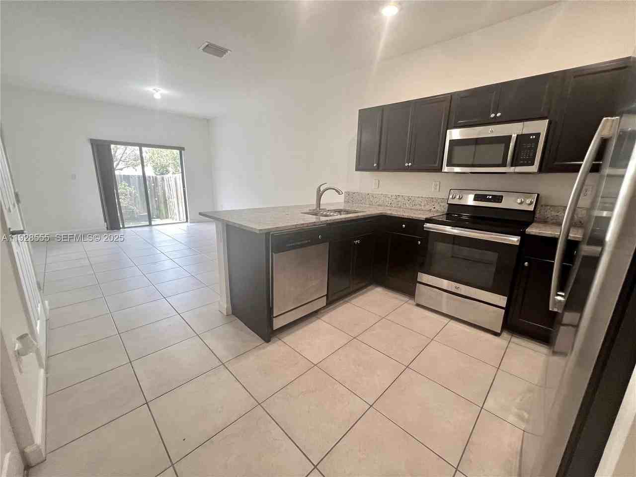 15001 Southwest 119th Lane #15001 - Photo 4 of 35