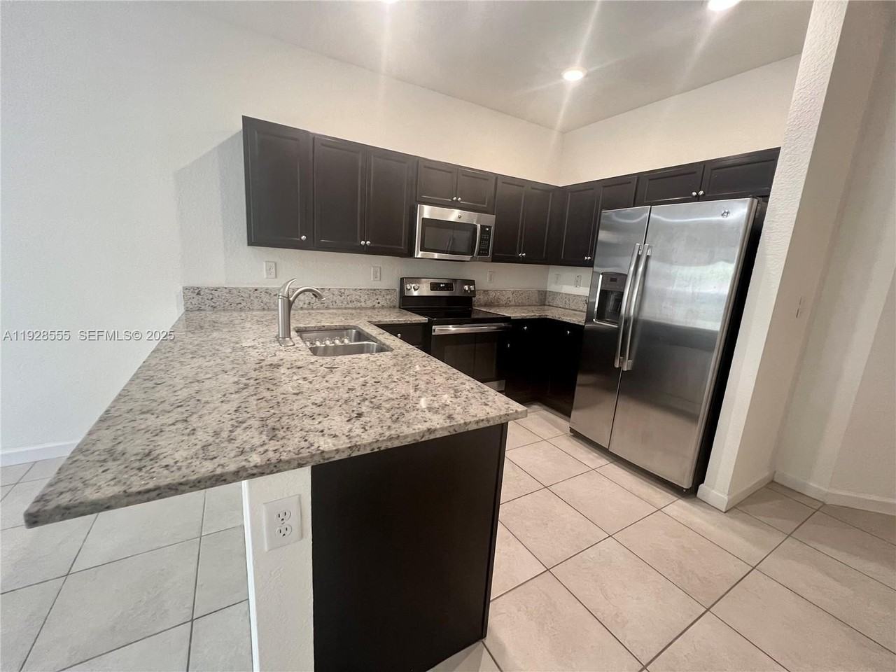 15001 Southwest 119th Lane #15001 - Photo 7 of 35