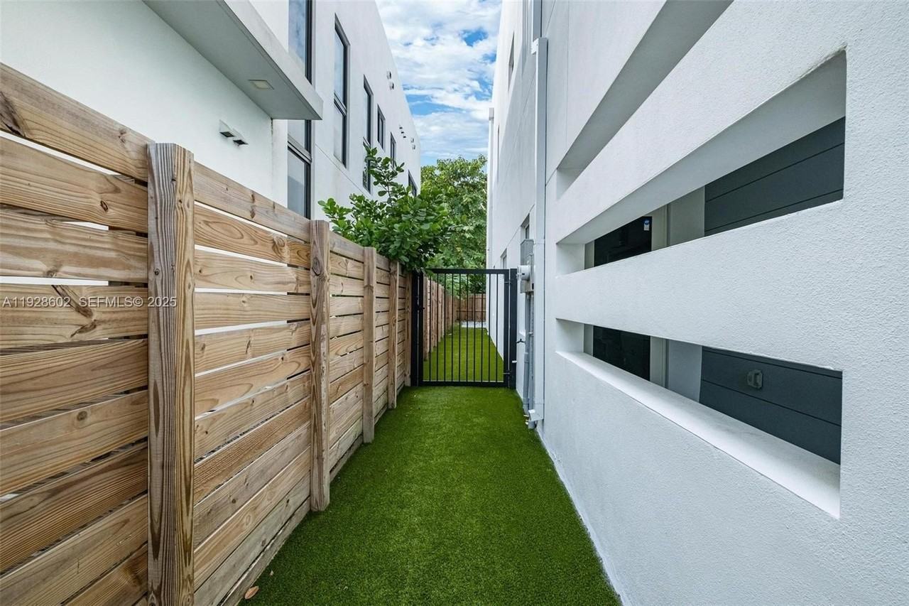 3142 Carter Street #3142 - Photo 7 of 50