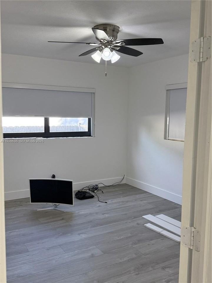 1601 Ne 158th St #0 - Photo 6 of 14