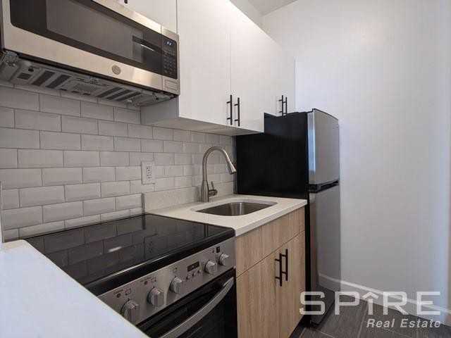 210 East 29th Street - Photo 4 of 9