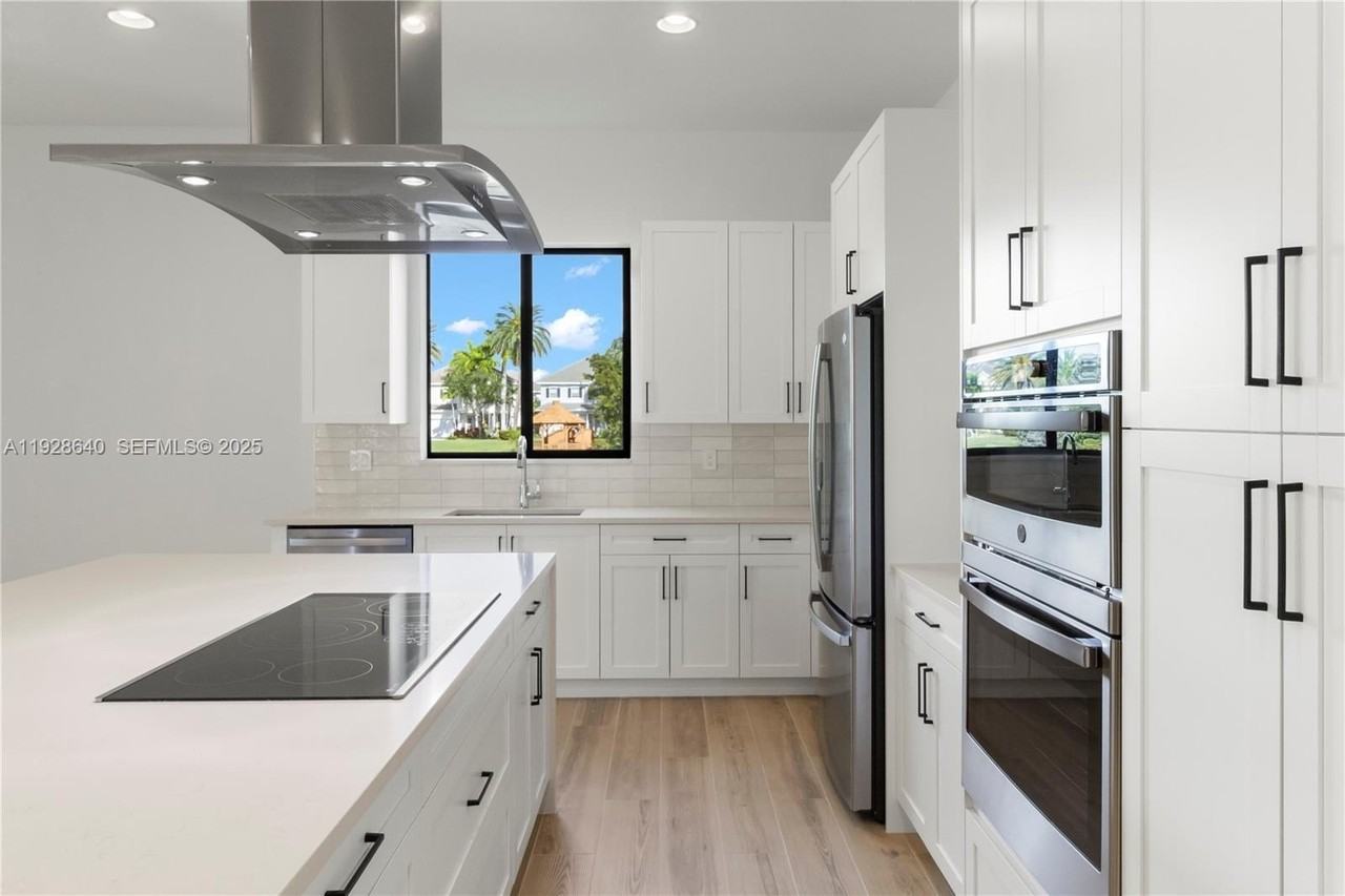 1419 Southwest 23rd Street #0 - Photo 7 of 17