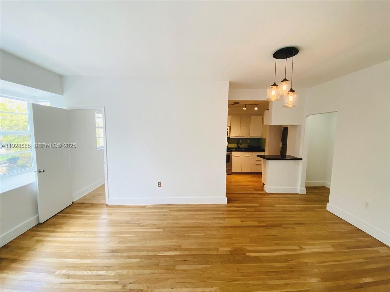 6881 Bay Dr #11 - Photo 4 of 21