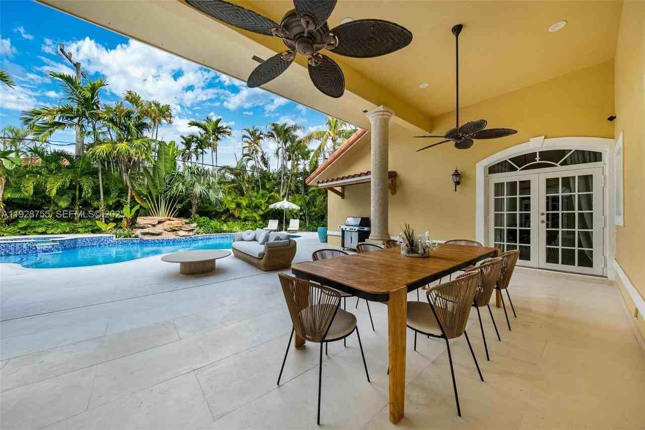 1033 Almeria Avenue #0 - Photo 4 of 50