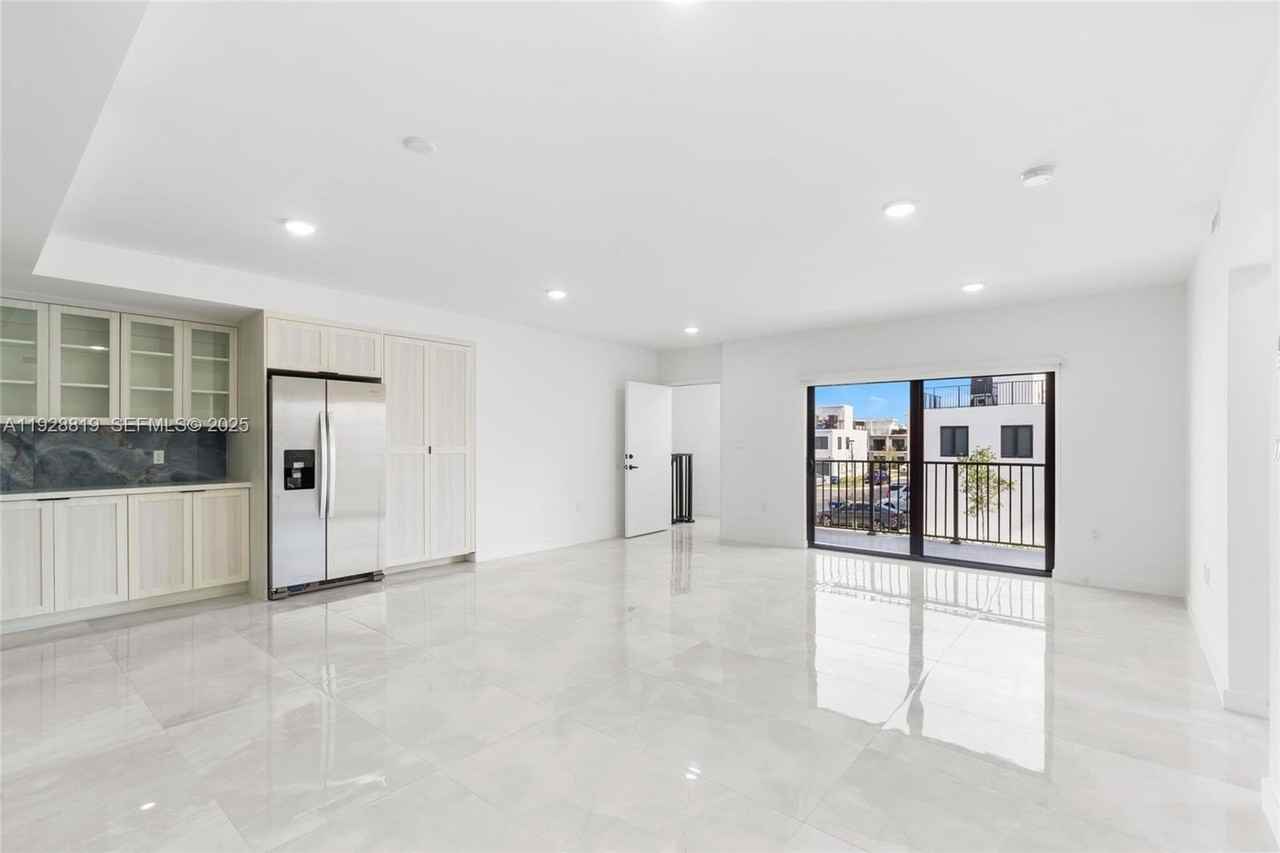 14584 SW 261st Ter #2 - Photo 5 of 27